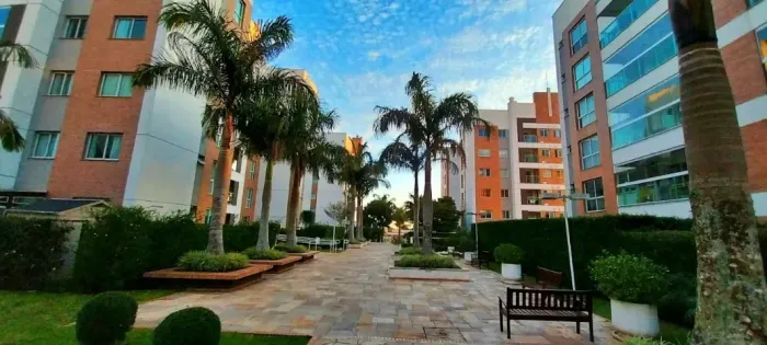 Apartamento 3 quartos (1 suíte) e 2 garagens próximo ao Teatro Positivo