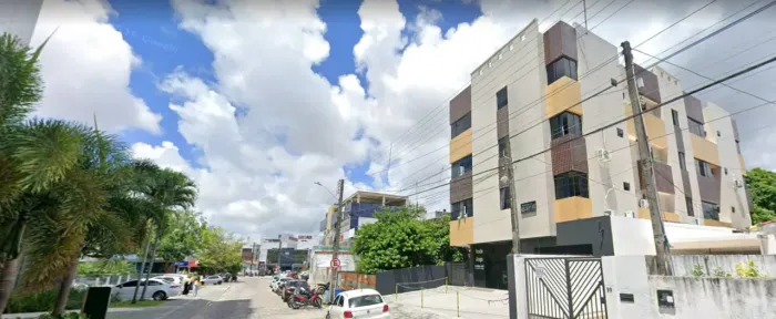 ALUGA-SE APARTAMENTO NOS BANCÁRIOS! PRÓXIMO A PRAÇA DA PAZ