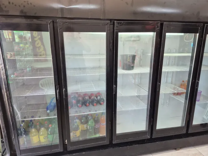Vendo freezer 5 portas