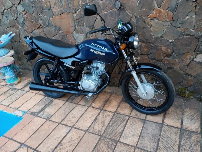 Honda CG 125 Fan 2005 De leilão, com nota e CRLV Digital