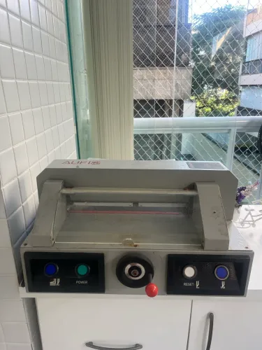Máquina de cortar papel Aufis