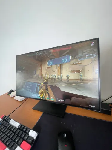 monitor Perseus Pro - designs e fotos. 