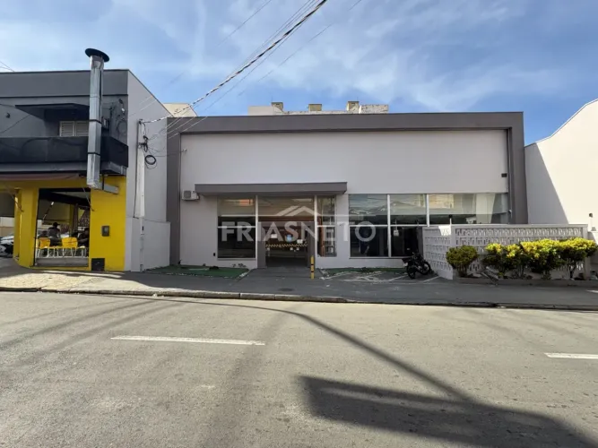 Imóvel Comercial no Centro / Rua Moraes Barros com salão de 430 m²