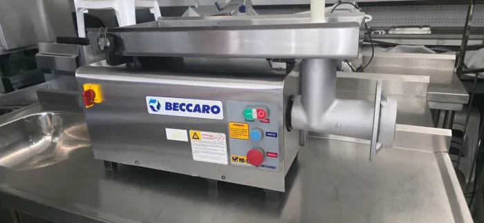 Moedor de carne Beccaro boca 22
