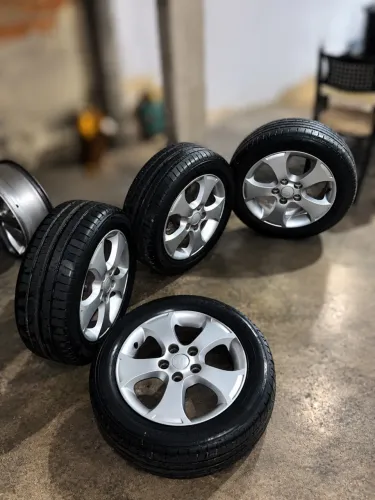 Rodas aro 16 já com os pneus