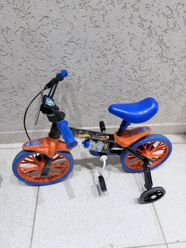 Bicicleta aro 12 infantil hot wheels