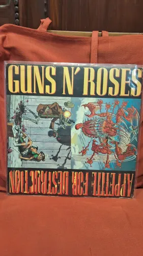 Lp vinil Appetite for Destruction (1987), da banda de rock Guns N' Roses