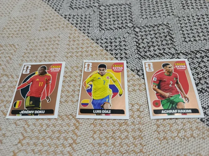 Kit 3 figurinhas legends originais raras por 50 reais