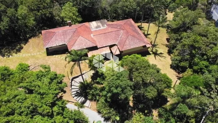 Grande área à venda, 28.240 m² , com 16 imóveis construídos, Rio Tavares - Florianópolis/S