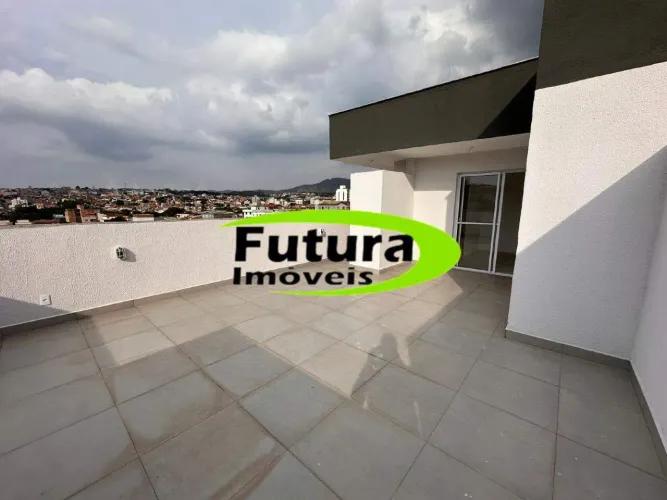 Futura Imóveis apresenta excelente cobertura duplex na Avenida waldir Soeiro Emrich, no ba