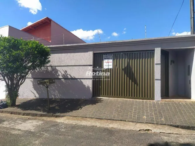 Casa para alugar, 4 quartos, Santa Mônica - Uberlândia/MG - Rotina Imobiliária