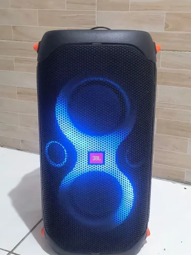 Caixa de som JBl partybox 110