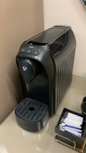 Cafeteira cápsula três corações