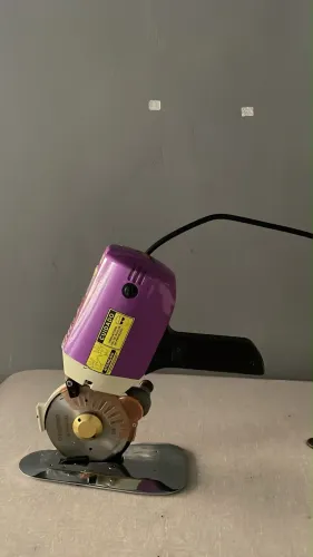 Máquina de corte de tecidos Westman
