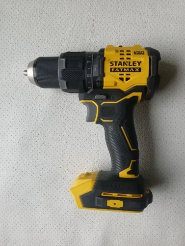 Parafusadeira de mandril SBD716 stanley
