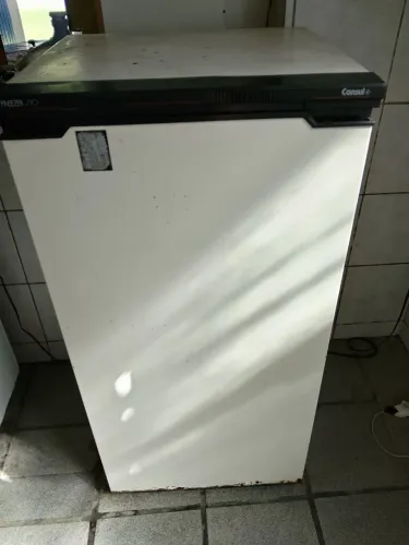 Na compra do freezer o restante vai brinde 280 pra levar tudo amanhã (quinta feira)