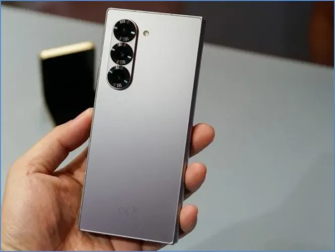 Galaxy zfold 6 sem detalhes