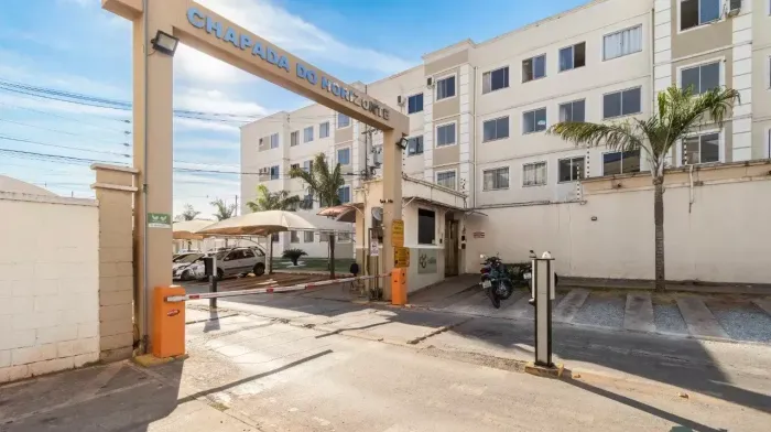 APARTAMENTO 2 QUARTOS, C/ REFORMAS E ARMÁRIO, 4 ANDAR, ESCADA, COND. CHAP DO HORIZONTE, CE