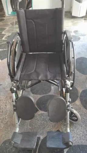 Vendo cadeiras de rodas