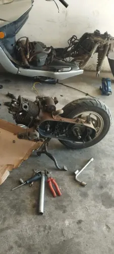 Motor completo, precisando reparo
