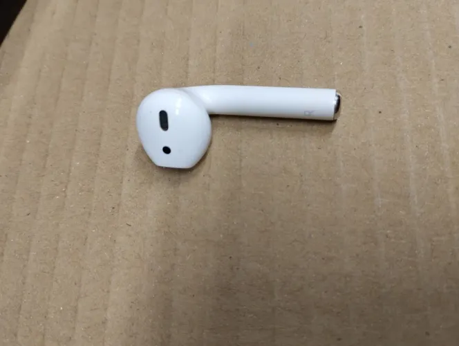 Airpods lado direito A2032.