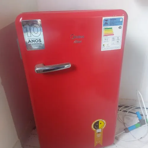 Frigobar Midea Seminovo, Pouco Uso, Conservado e Funcionando Perfeitamente