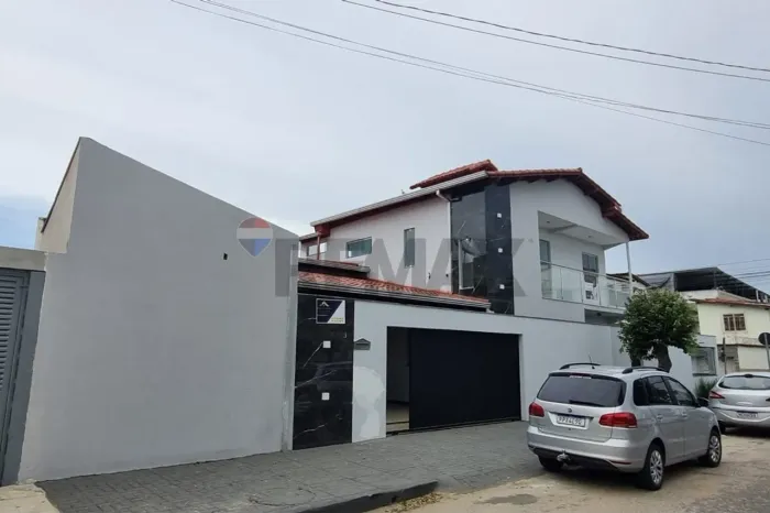 DÚPLEX À VENDA CENTRO