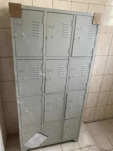 Guarda Volume Armário de aço 12 portas pequenas