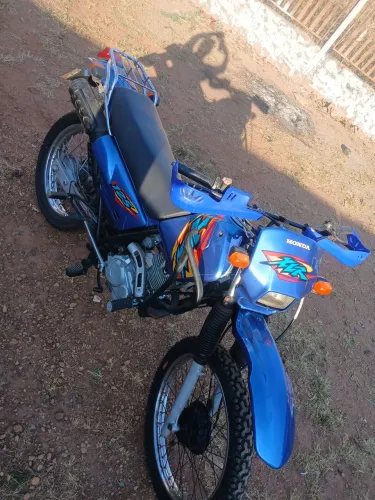Vendo moto xlr 2000, moto recentemente toda revisada só pegar e anda, ipva 2027 pago