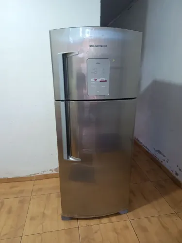 Geladeira Brastemp inox dúplex Frost Free funcionando perfeitamente bem