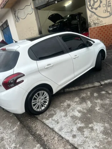 Peugeot 208 Allure 1.2 Flex 12V 5P Mec. 2017