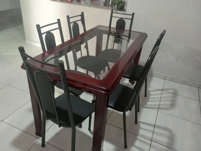 Mesa de jantar de vidro 6 cadeiras - Aceito troca