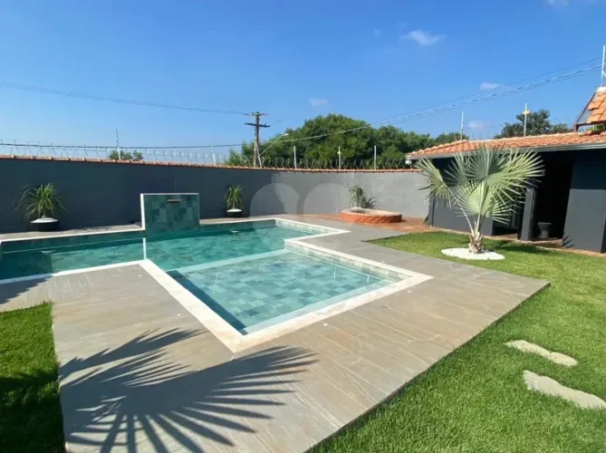 Imóvel para venda possui 130 metros quadrados com 2 quartos