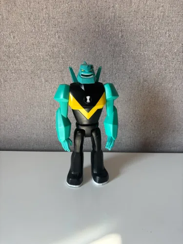 Boneco Ben 10 Diamondhead