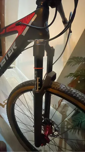 Bicicleta em carbono semi nova