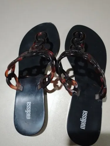Chinelo melissa semi novo