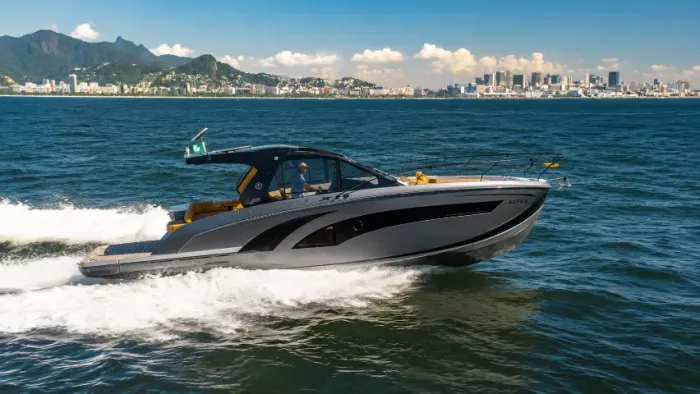 Lancha Triton 47 HT (47 pés) - Ñ e Armati/FS/Focker/NX/Solara/Schaefer