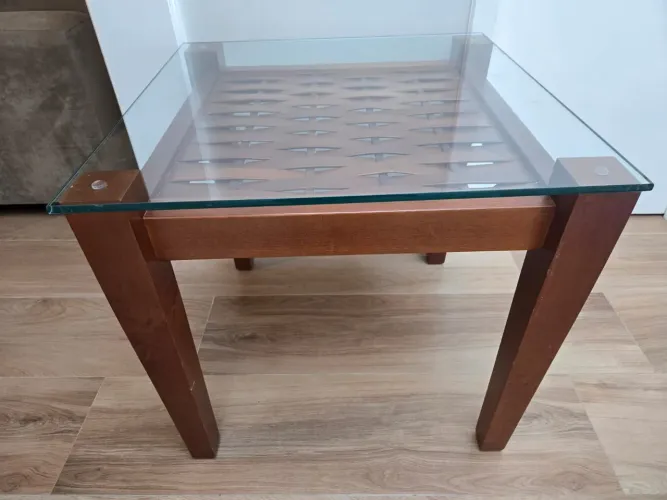 Mesa de Canto em madeira nobre com tampo de vidro da Real Wood