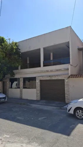 CASA ARAÇÁS 4 QTOS 2 SUITES VARANDA QUINTAL TERRAÇO