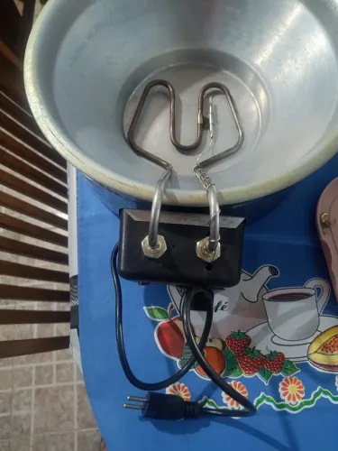 Fritadeira elétrica a óleo 110V - pouco uso