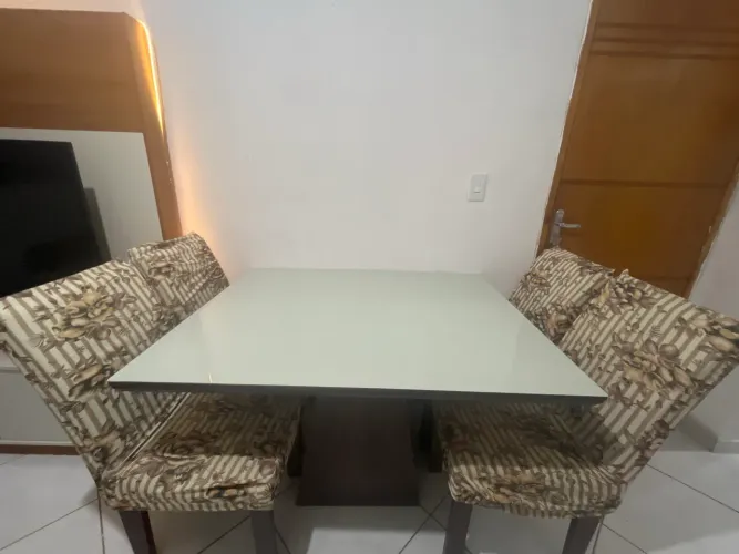 Mesa de Jantar para 4 pessoas