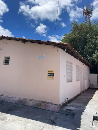 Casa para Locação em Aracaju, Cirurgia, 2 dormitórios, 1 banheiro, 1 vaga