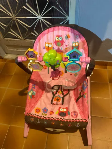 Cadeirinha de descanso para bebê