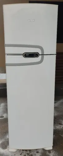 Geladeira. Consul. Frost Free. 270L. 110v