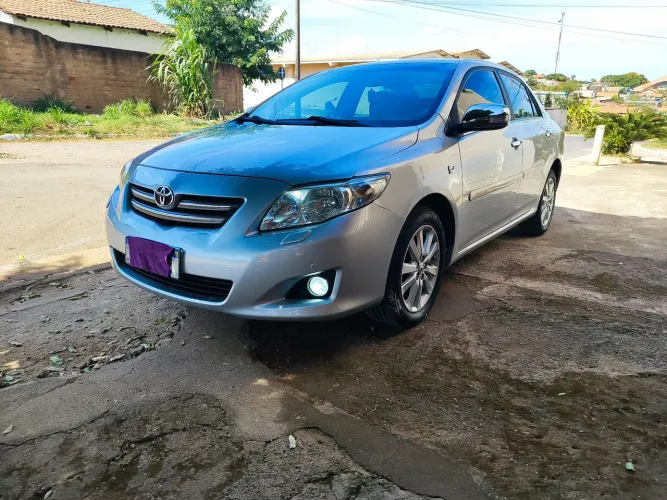 Toyota Corolla Altis 2.0 Flex 16V Aut. 2011