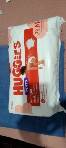 Vendo fralda huggies 36 unidades pants tamanho M LACRADA