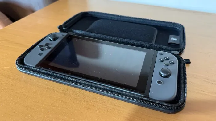 NINTENDO SWITCH V1 CINZA BLOQUEADO - EXCELENTE ESTADO