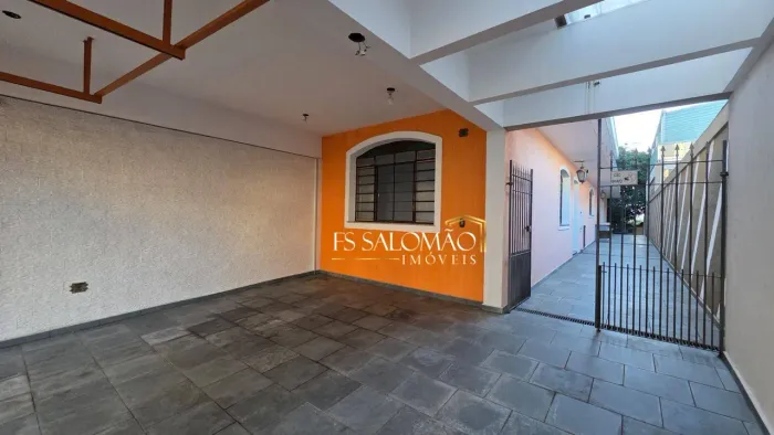 Sobrado à venda na Vila Ipojuca  250 m² de área construída, amplo, isolado e com excelente
