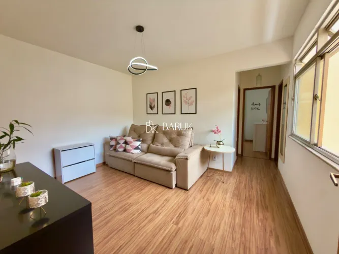 Apartamento à venda no Bairu, Juiz de Fora-MG: 2 quartos, 1 sala, 2 banheiros, 1 vaga e 91