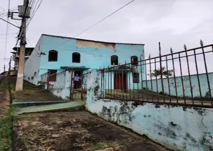 INVISTA NO SEU FUTURO: Sobrado Comercial Perfeito para Seu Projeto dos Sonhos!